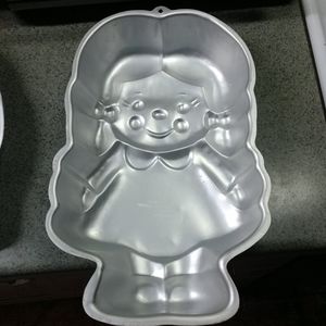 Wilton Little Girl (Doll) Cake Pan